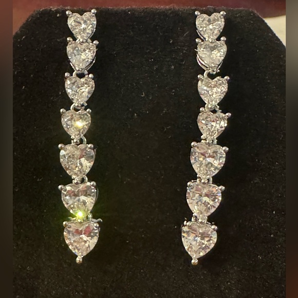 Stunning Hearts, Simulated Diamonds, White Gold Plated, Cubic Zirconia Earrings - Picture 12 of 13